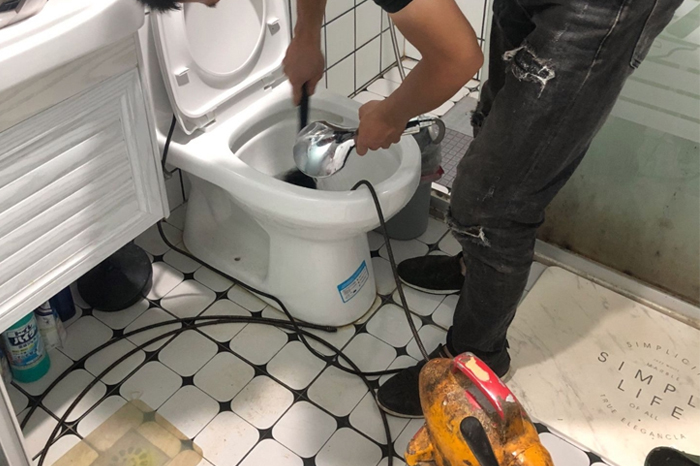 林甸马桶堵塞自己疏通还是找师傅？专业上门服务让你省时更省心